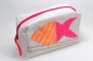 Preview: Segeltuch Kosmetiktasche eckig mit Fisch orange/pink